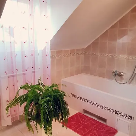 Thomas Διαμέρισμα *